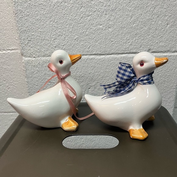 Charming White Duck Figurines with Ribbons - Picture 1 of 6